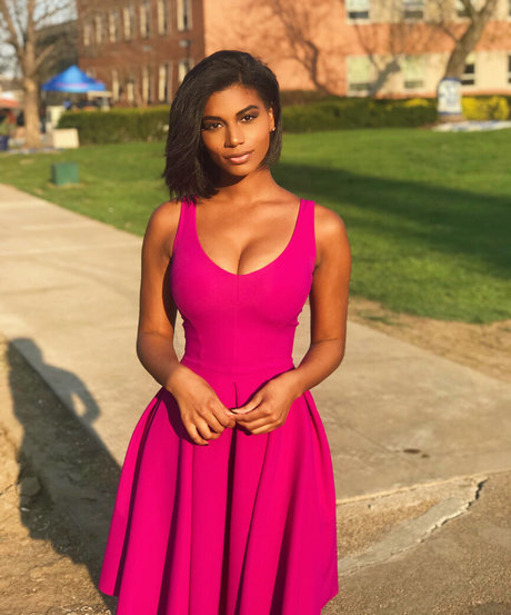 Taylor Rooks xxx actress photos