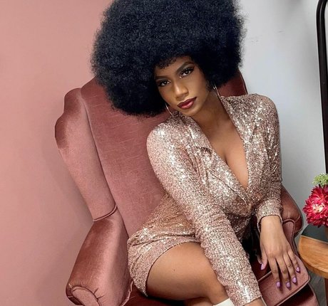 Taylor Rooks actress img