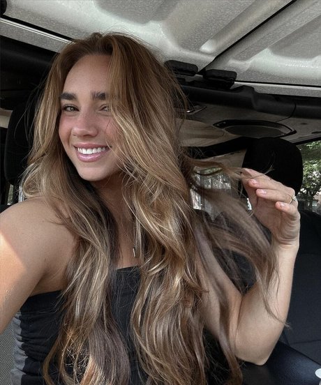 Kylie Holbeck star top archive