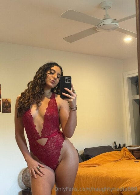 curvy shemale onlyfans adult photos