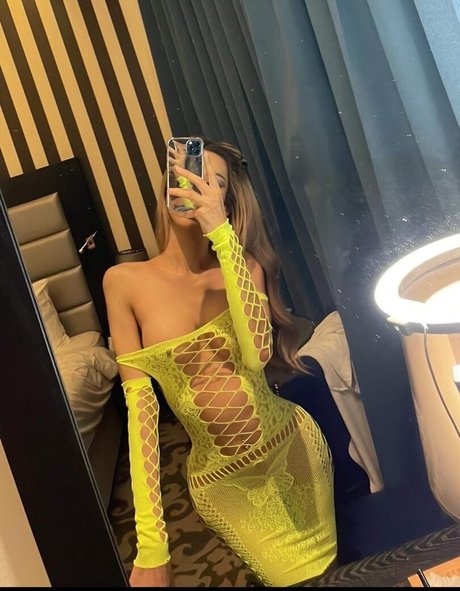 Pinky Fox adult star photos