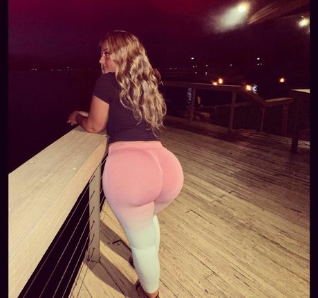 WhiteGirlRoseee xxx pornstar galleries