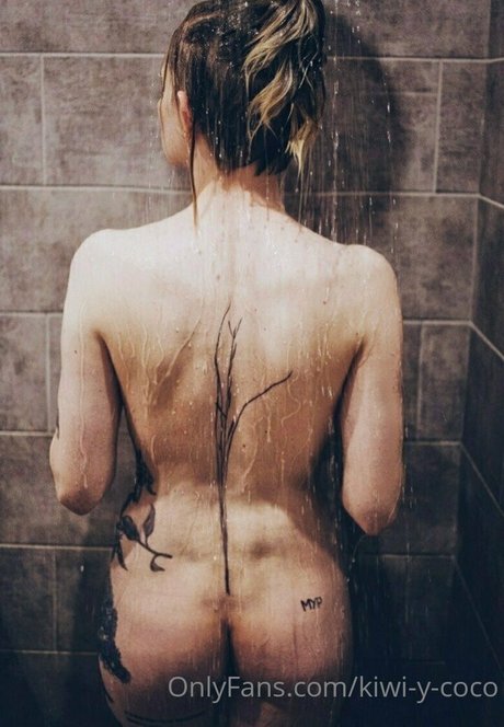 fat ass asian onlyfans naked image