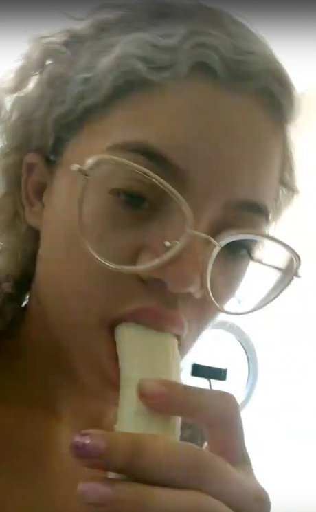 mirror onlyfans top pictures