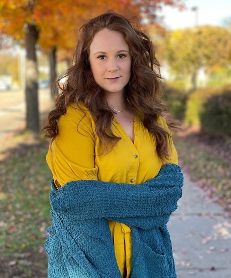 Ashleigh Burton pretty star pictures