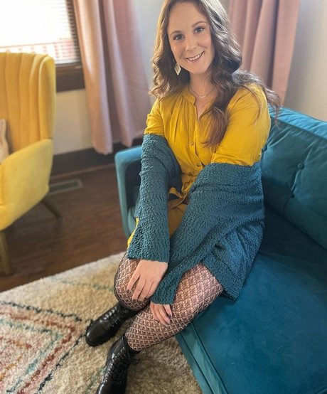 Ashleigh Burton pornstar pretty picture