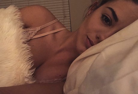 LuluLuvely model free pictures