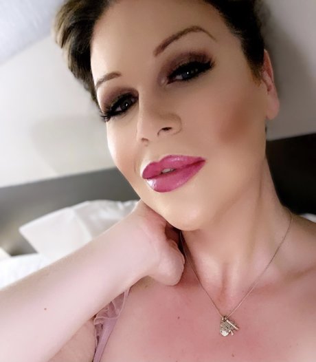 Olivia Honey XXX_ sexy pornstar images