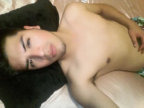 OLIVER MALVAL star free photos