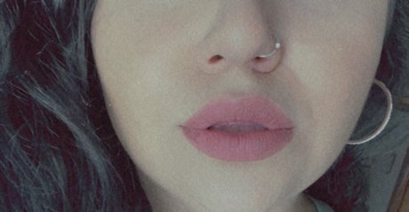 Rae Naughty Housewife art model img