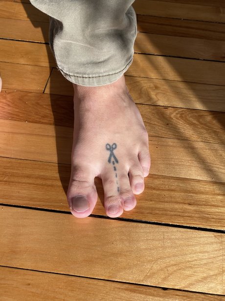 Cutonthedottedline beautiful model picture