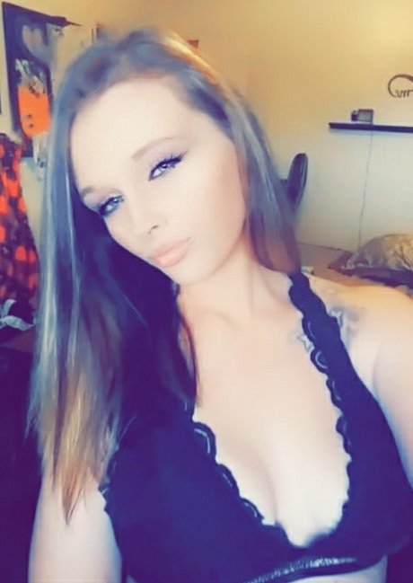 Queenz beautiful pornstar image