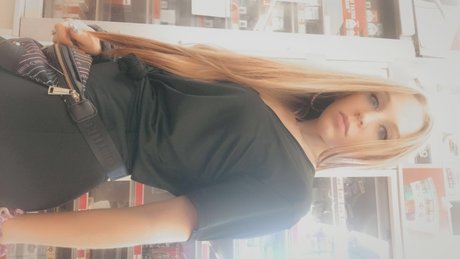 Premium Kush sexy actress galleries