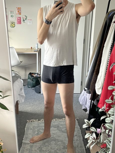 _pole adult model pic