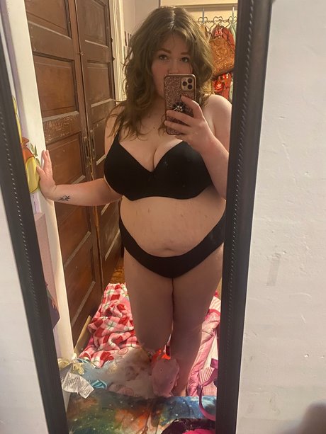 Plumper Princess perfect model photos