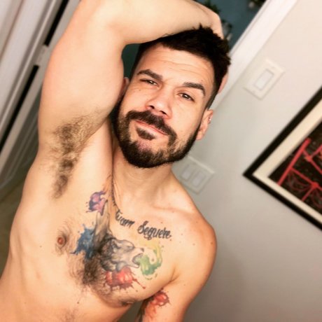 Mike Pitts model nude pic