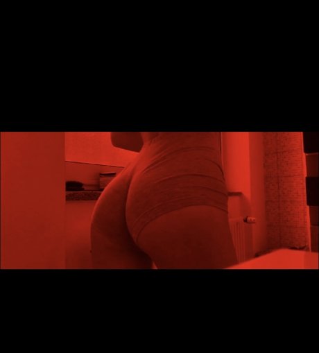 Petite Milou nude pornstar pic