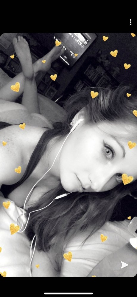 Pretty little vixen nice pornstar pic