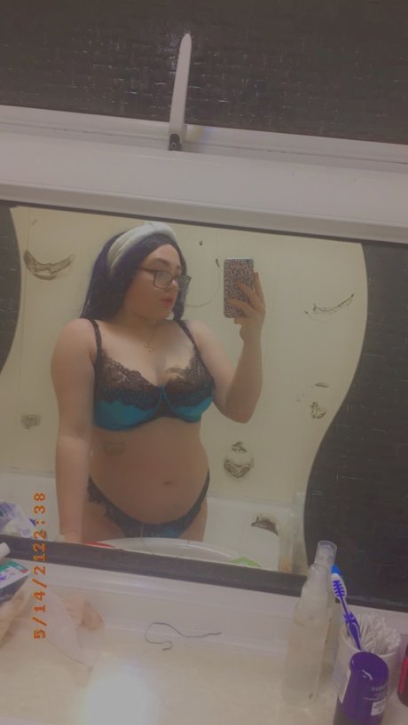 Amy Mai model erotic pic