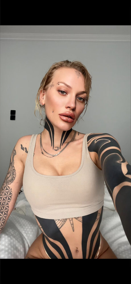 Bambyblaze star nude pics