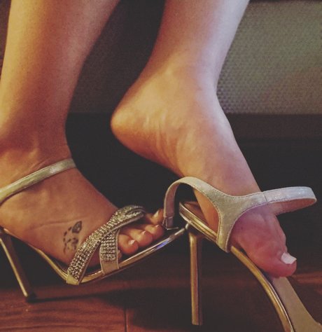 Mari Desjardins art star images