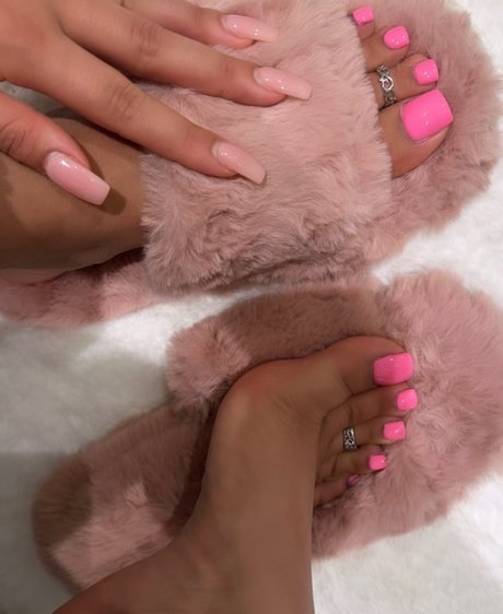 Your FAVORITE Asian FEET xx_ art pornstar photos