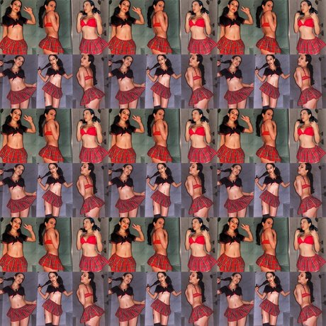 AB tiny w a b00ty star nudes pics