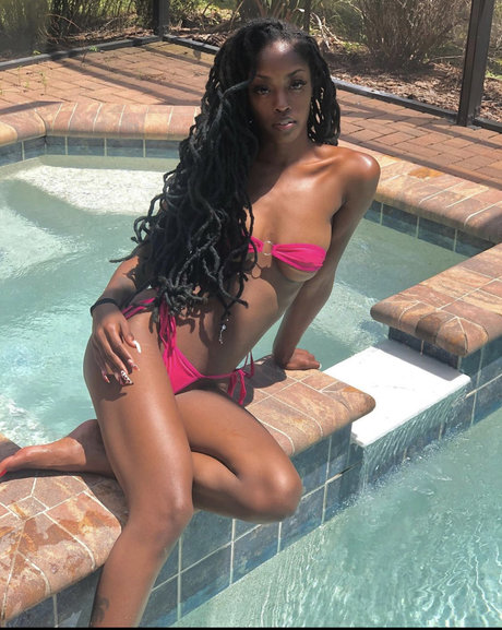 Dimes_ model xxx image