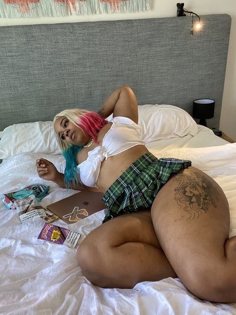 Harley Quinn k nude model pictures