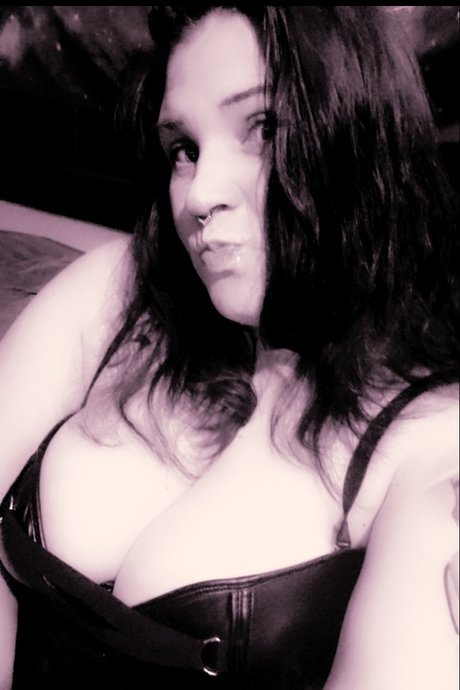 Mary Christine porn model img