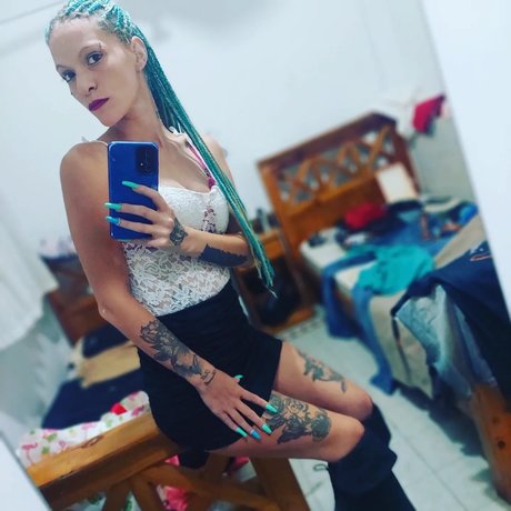 La Bebecita Queen naked actress images