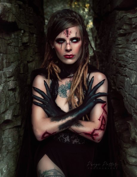 Half d read__ hot actress pics