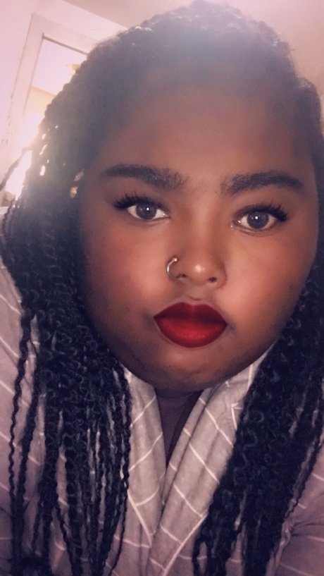 BhaddBxtch star beautiful pic