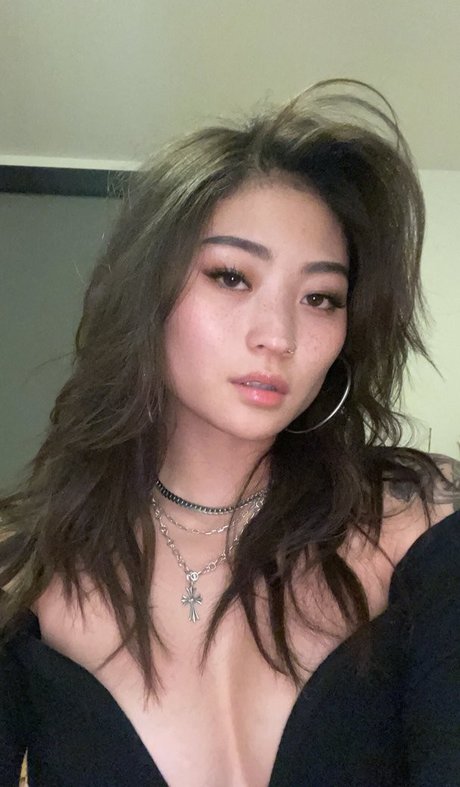 Mae Col model hot picture