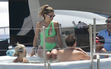 Maria Menounos erotic pornstar archive