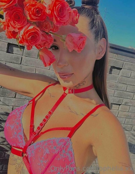 ophelia xx naked star pictures