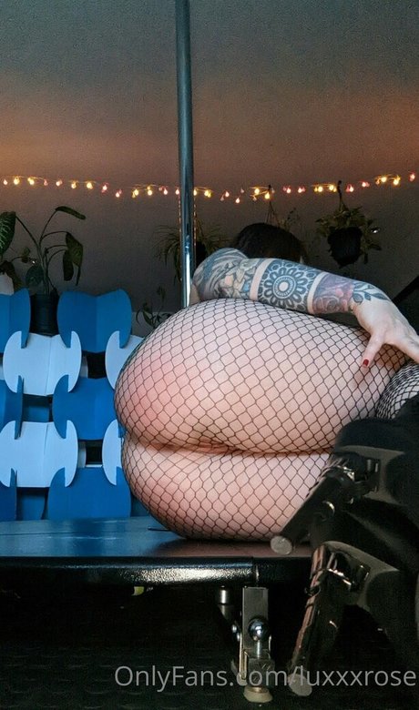 luxxxrose pretty pornstar galleries