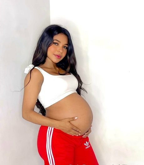 whiitneey beautiful model pic