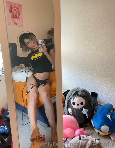 Monetforma porn star archive