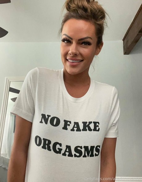 curly redhead onlyfans sexy xxx picture