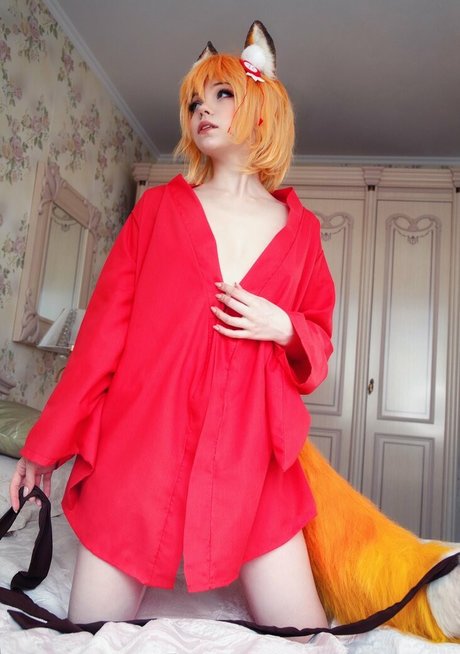 eating onlyfans sexy image