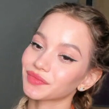 honeybae3 model adult pics