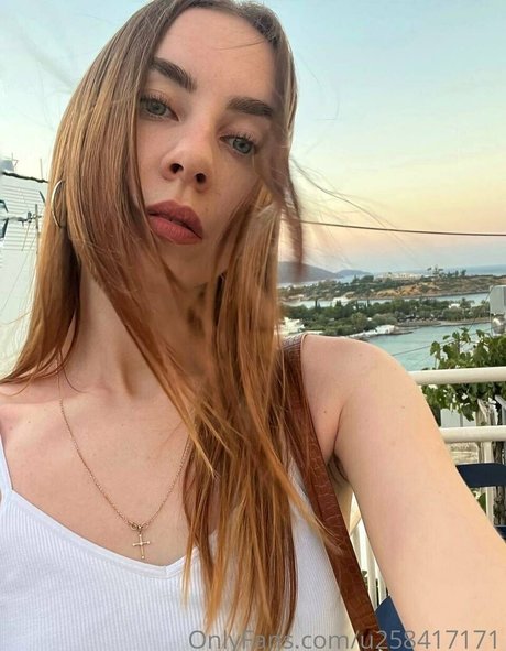 leeeeyyyla free star photo