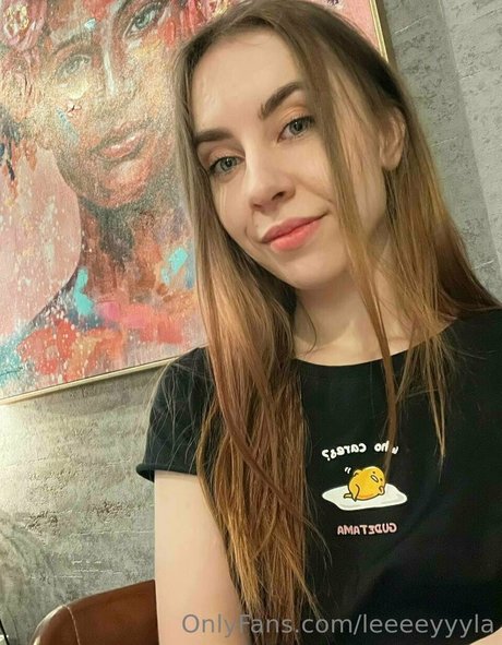 leeeeyyyla model naked archive