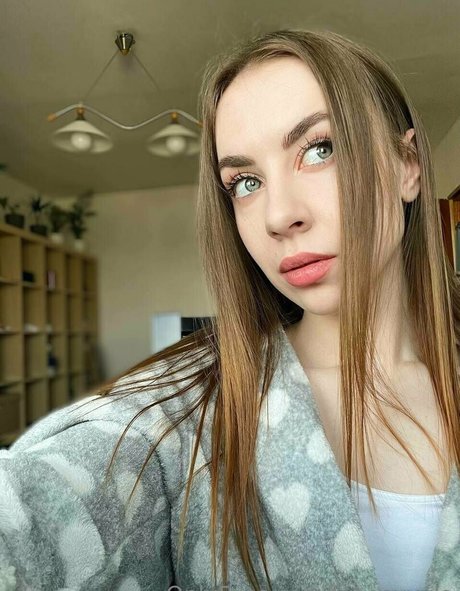 leeeeyyyla star art pics