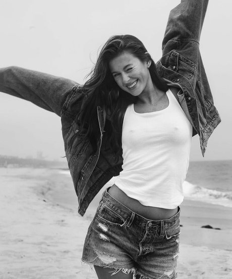 Sarah Waddles star free picture