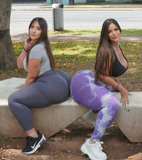 pawg threesome onlyfans exclusive images