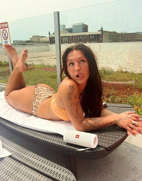 annahendricksvip model naked pictures