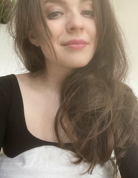 nataschasophiaafree naked star image