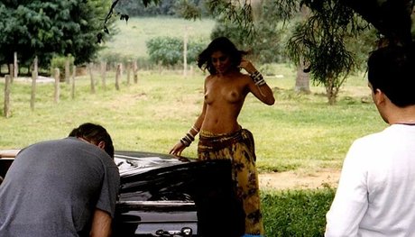 Juliana Paes star nude picture